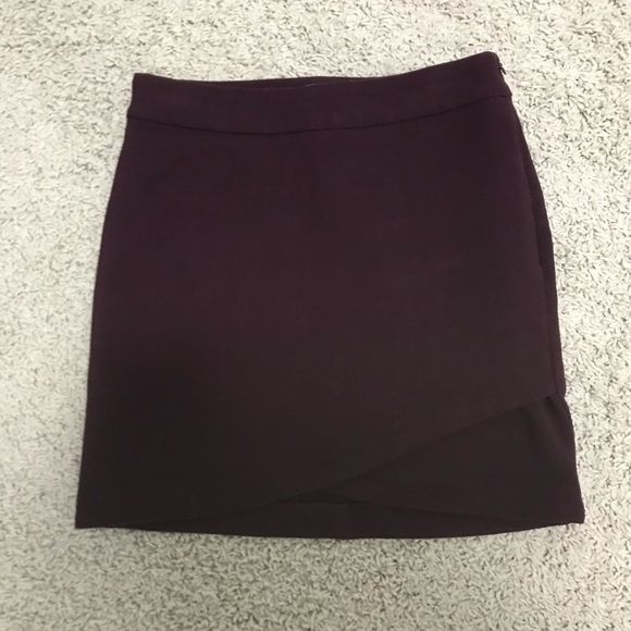 Aritzia Wilfred Skirt - Picture 3 of 3